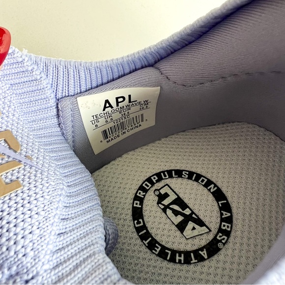 APL Women's TechLoom Wave Sneakers - Picture 7 of 7